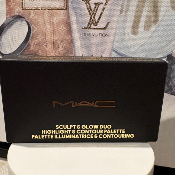 M.A.C SCULPT & GLOW DUO Highlight & Contour Palette - Picture 1 of 5